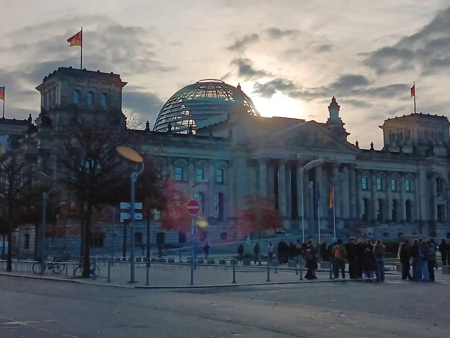 25 10 24 Berlinfahrt 10a Jonathan Hattenhauer, Julia Bednarz, Hannah Herberg 10a (2)