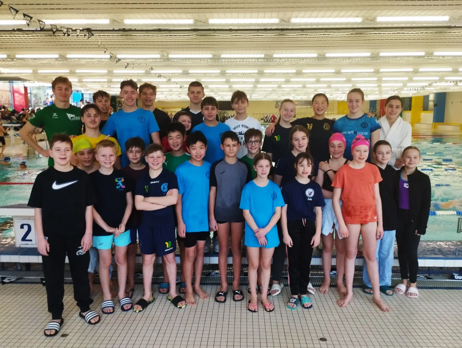 25 11 17 Stadtschulmeisterschaft Schwimmen Jeanette Haaf, Simone Burggraf