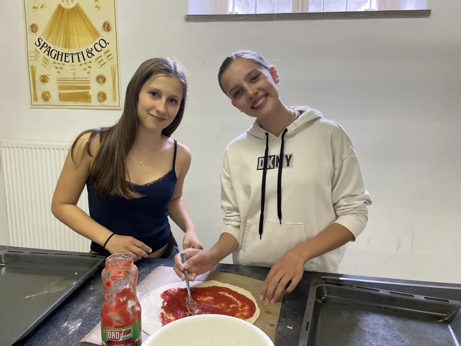 26 05 06 Pizza backen Marianna Bieser (1)