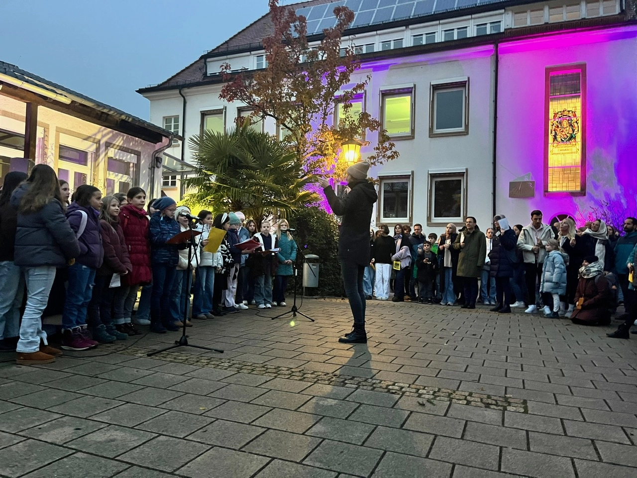 St. Raphael Schulen HD Novemberleuchten 03