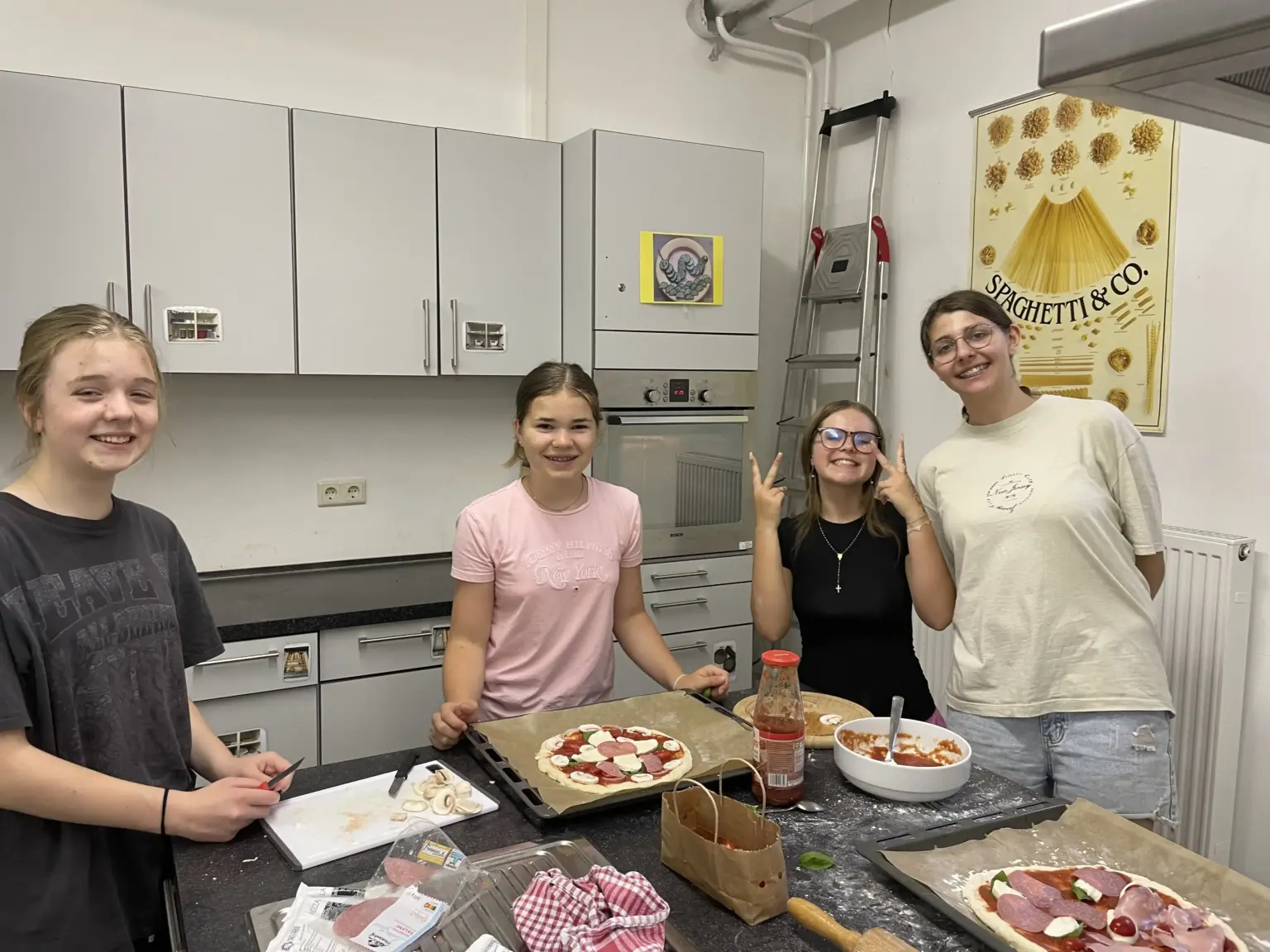 St. Raphael Schulen HD Pizzavormittag Italienischprofil 01