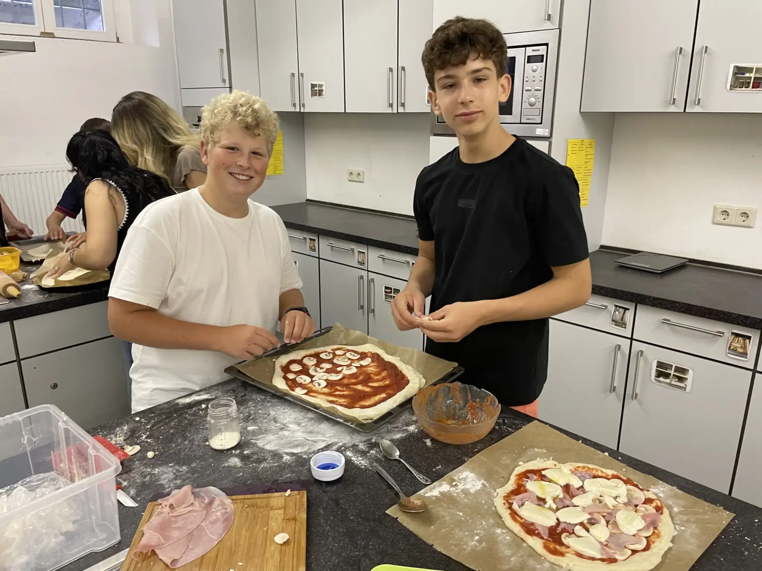 St. Raphael Schulen HD Pizzavormittag Italienischprofil 03