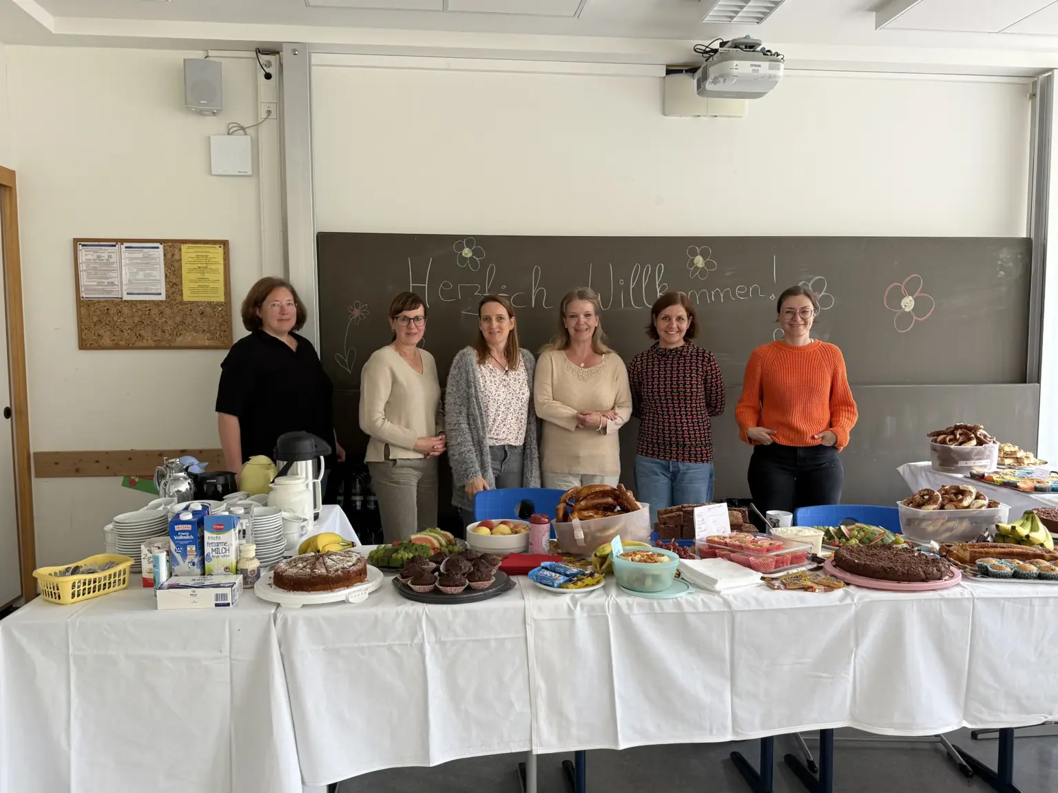 St. Raphael Schulen HD Sextaner Café 01