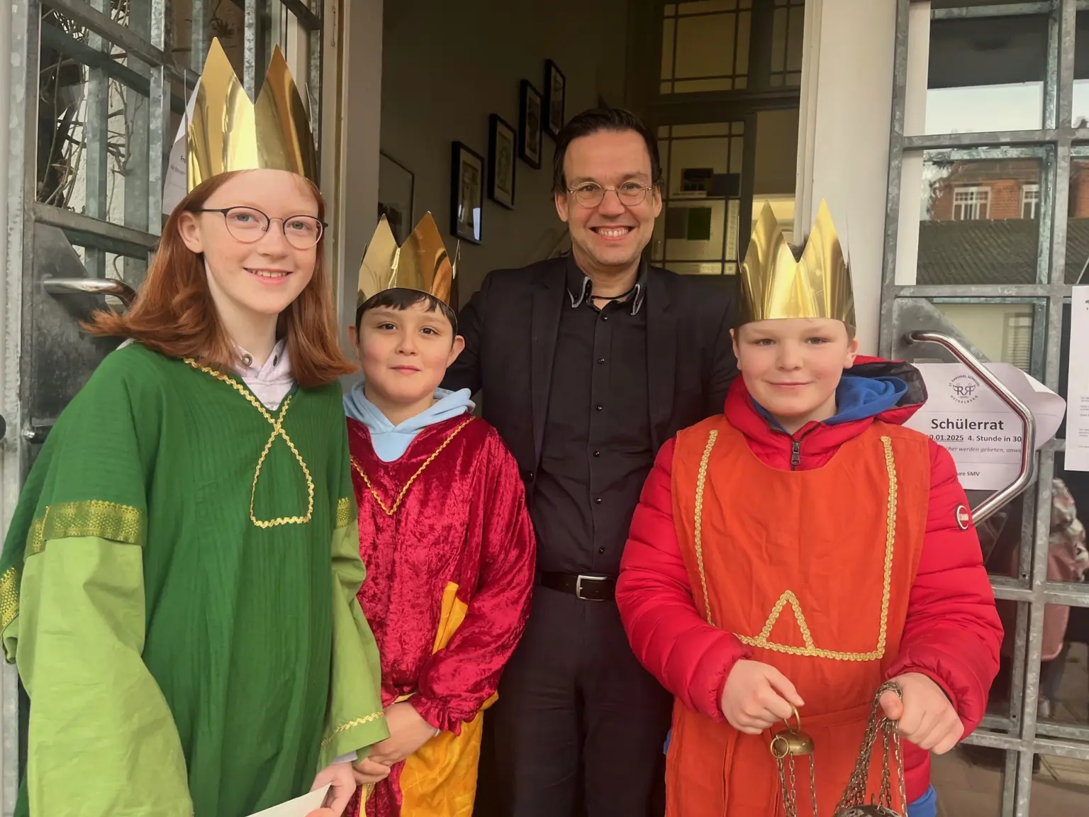St. Raphael Schulen HD Sternsinger Schulen 08