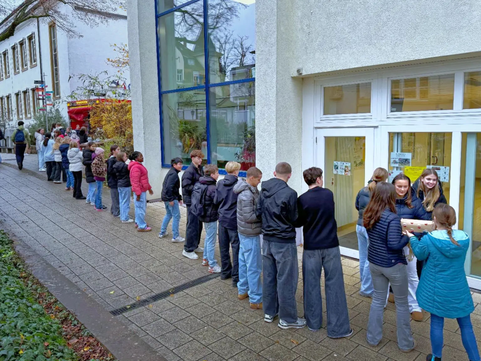 St. Raphael Schulen HD Weihnachtspäckchen 02