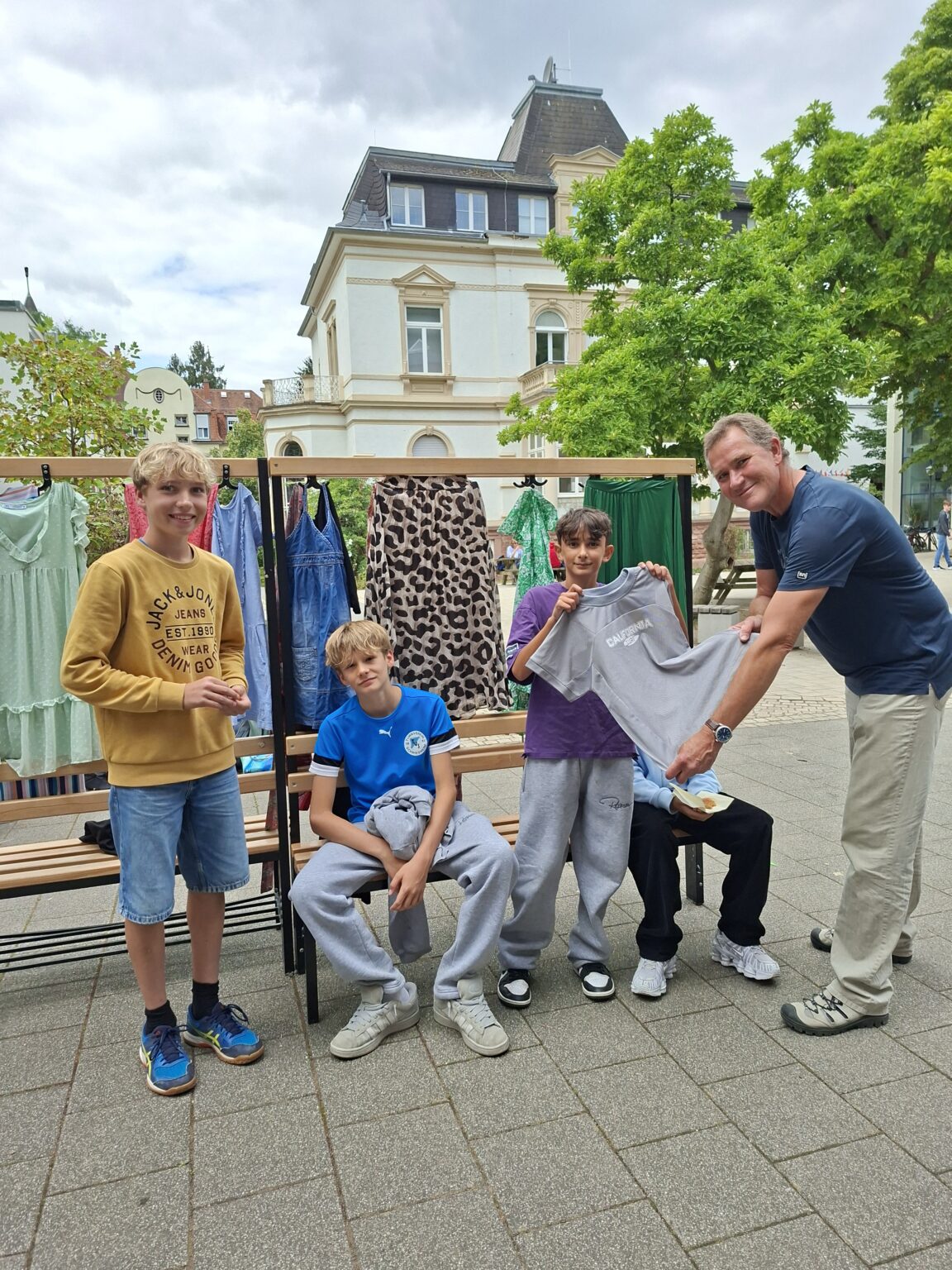 St. Raphael Schulen Heidelberg Kleidertauschparty 02
